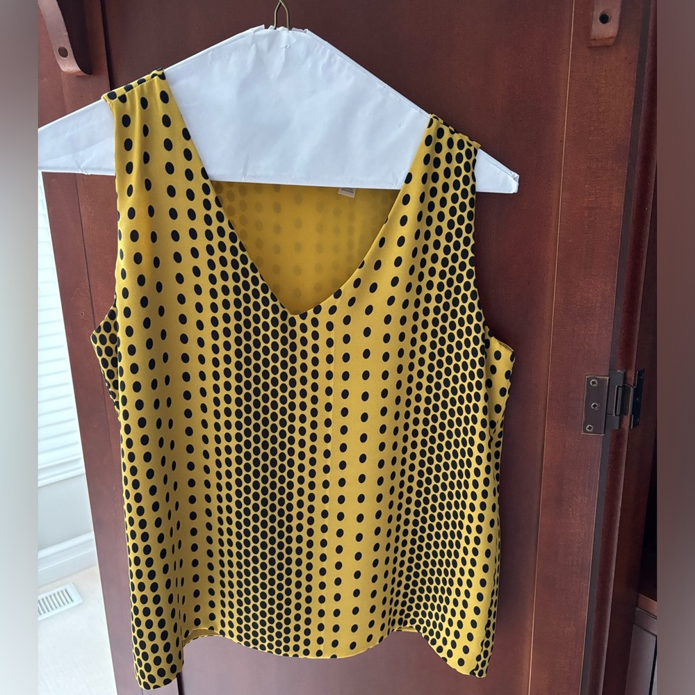 T Tahari Top